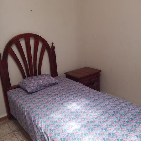 Quiroz House Ξενοδοχείο Λεόν Εξωτερικό φωτογραφία
