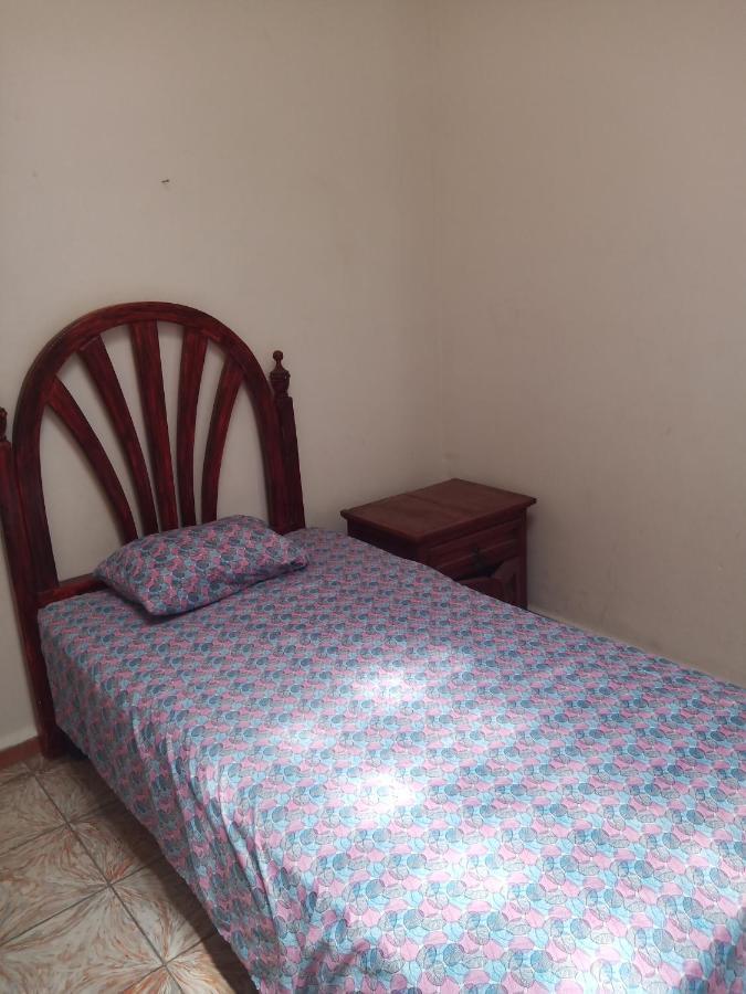 Quiroz House Ξενοδοχείο Λεόν Εξωτερικό φωτογραφία